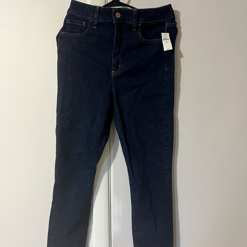 Gap NWT Dark Wash Skinny Jeans